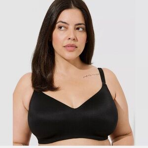 NWT - TWO Torrid Curve 360 Back Smoothing Wirefree Lightly Lined Everyday Bras